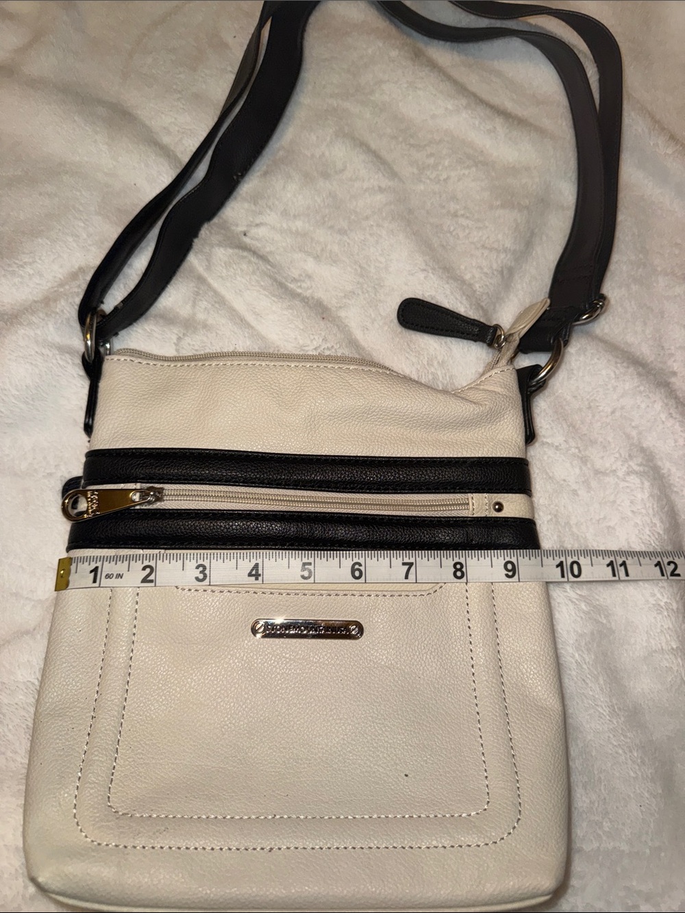 Stone Mountain Accessories Cream and Black Leather Crossbody Bag
